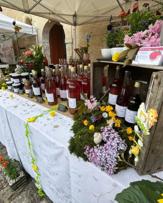 En place pour la Fête du Printemps (Fête des Plantes) au Domaine régional de Villarceaux (Chaussy) 🍓
Samedi 19 avril de 11h à 18h
Événement Facebook → https://www.facebook.com/events/1162851662239982/

Passez un agréable week-end de Pâques, à très vite !! ☺️
.
————
🍓 #fraise #fraises #fraisier #fraisiers #fruit #fruitsrouges #rouge #fruitsdesaison #saison #printemps #spring #agriculture #agriculteur #producteur #producteurlocal #produitslocaux #produitsdesaison #champs #pleinchamp #strawberry #strawberries #cultures #nature #pnr #vexin #vexinfrançais #pnrvexinfrancais #valdoise #clery #ventedirecte