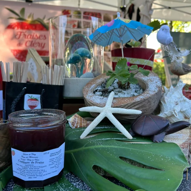 1er jour de l'été et Fête de la Musique sur @villedevaureal, pour la troisième édition du Marché des Saisons ⛱️☀️
Nos fraises et produits dérivés de celles-ci sont en place sur notre stand dans la contre-allée du Boulevard de l'Oise!! 🍓🥰
.
📅 Samedi 21 juin
🕚 De 9h à 16h 
📍Vauréal (95), Contre-allée / Bld de l'Oise
.
Fraises conditionnées en barquettes de 500g, pas de vente en colis de 3kg !
.
Cet événement sera notre dernier jour de la saison 2025 à pouvoir vous proposer des fraises 🥺
Plus de vente à la ferme ou sur le bord de la route, pas assez de fraises à cueillir, on se retrouve en 2026 ☺️😘
.
Nos produits transformés sont travaillés par la Conserverie Charles Derungs de Saint-Ouen-l'Aumone ☺️
.
————
🍓 #fraise #fraises #fraisier #fraisiers #fruit #fruitsrouges #rouge #fruitsdesaison #saison #printemps #spring #agriculture #agriculteur #producteur #producteurlocal #produitslocaux #produitsdesaison #champs #pleinchamp #strawberry #strawberries #cultures #nature #pnr #vexin #vexinfrançais #pnrvexinfrancais #valdoise #clery #ventedirecte